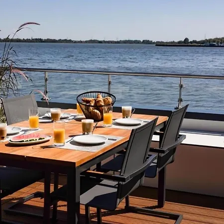 Hotel na wodzie Hausboot Meerkraft