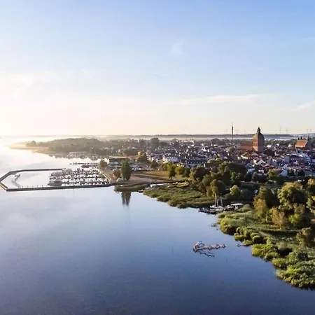 Hausboot Meerkraft Hotel na wodzie *